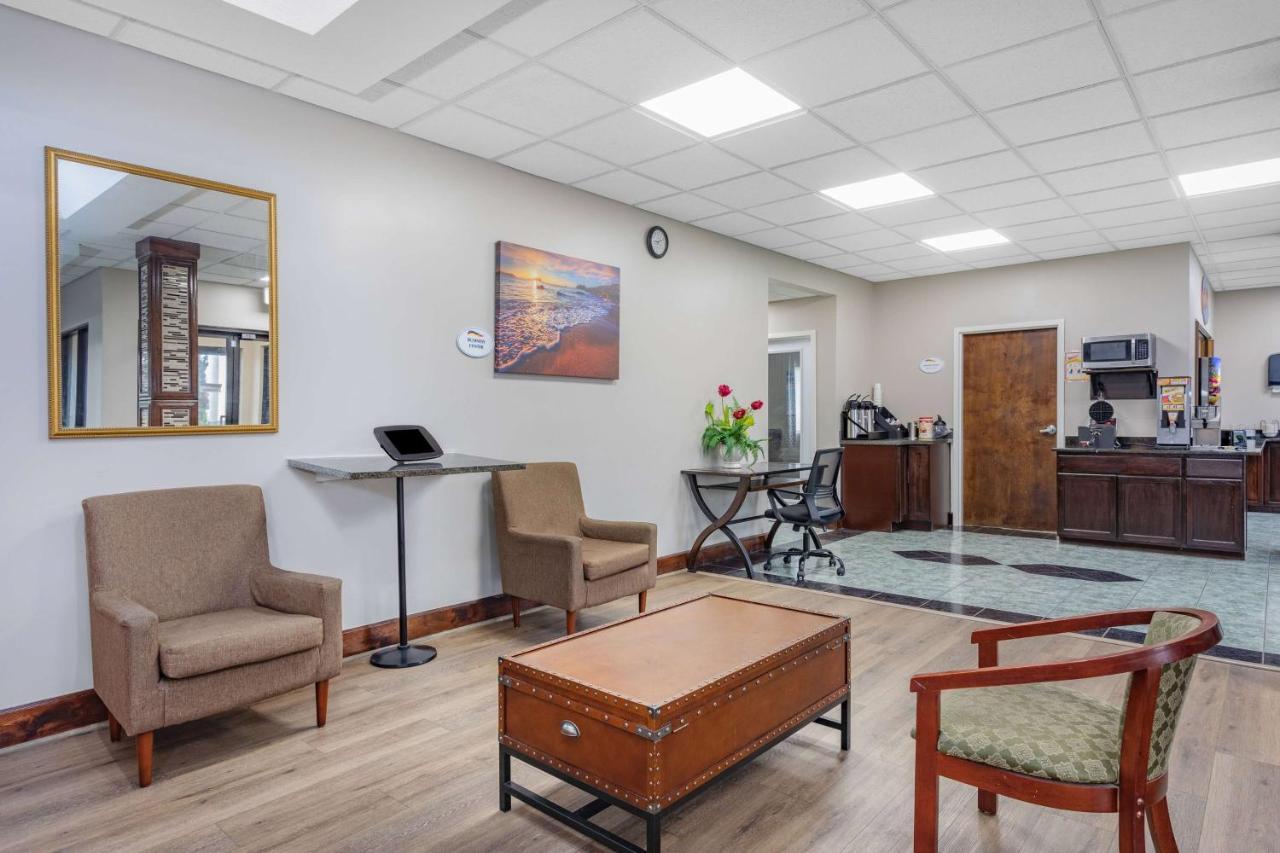 Baymont By Wyndham Midway Tallahassee Exterior photo